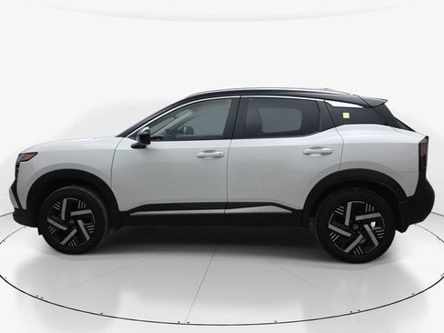 Used 2026 Nissan Kicks SV FWD image 9