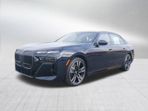 New 2025 BMW 740i w/ Premium Package image 7