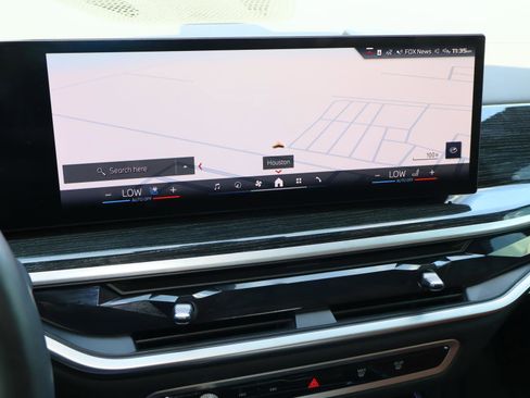 Used 2025 BMW X7 M60i image 31