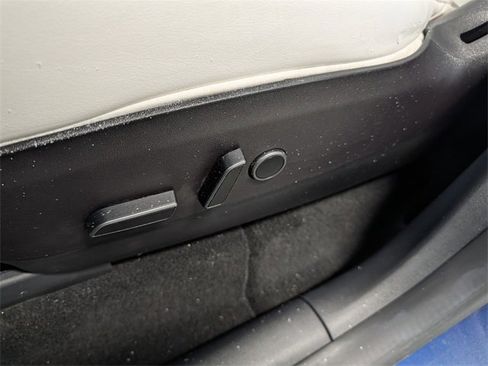 Used 2022 Tesla Model Y Performance image 10