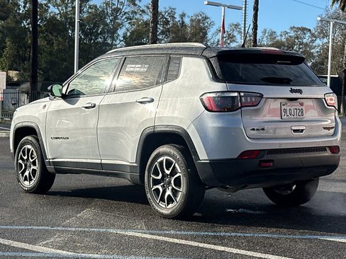 Used 2024 Jeep Compass Trailhawk image 3
