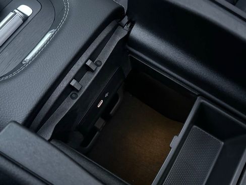 Used 2026 Mercedes-Benz GLS 450 4MATIC image 33