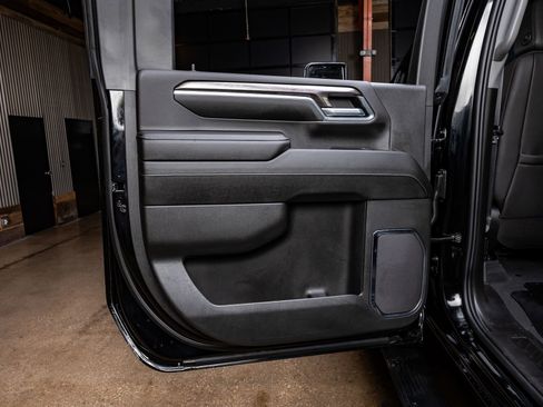 Used 2024 Chevrolet Silverado 2500 LTZ w/ LTZ Convenience Package image 37