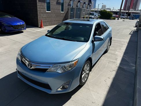 Used 2014 Toyota Camry XLE w/ Leather Package FWD image 9