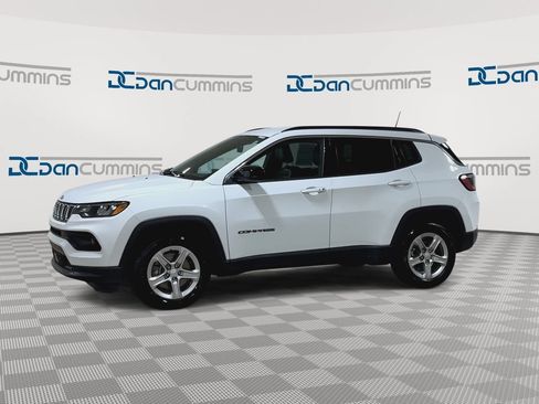 Used 2024 Jeep Compass Latitude w/ Altitude Special Edition AWD/4WD image 6