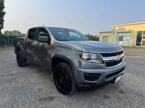 Used 2018 Chevrolet Colorado W/T AWD/4WD image 3