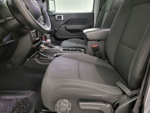 Used 2020 Jeep Gladiator Sport image 27