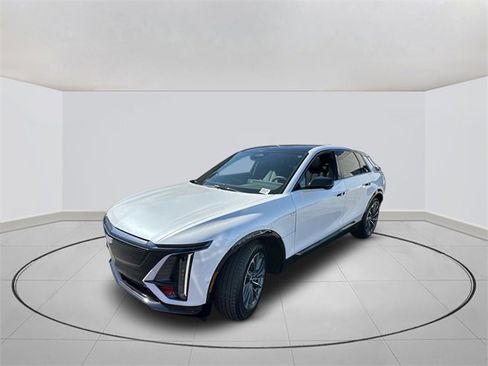 New 2025 Cadillac Lyriq Sport image 10