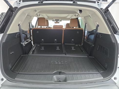New 2026 Nissan Pathfinder Platinum image 13