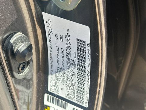 Certified 2019 Toyota Tacoma TRD Sport AWD/4WD image 36