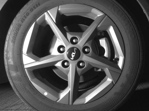 Used 2025 Kia K4 FWD image 13