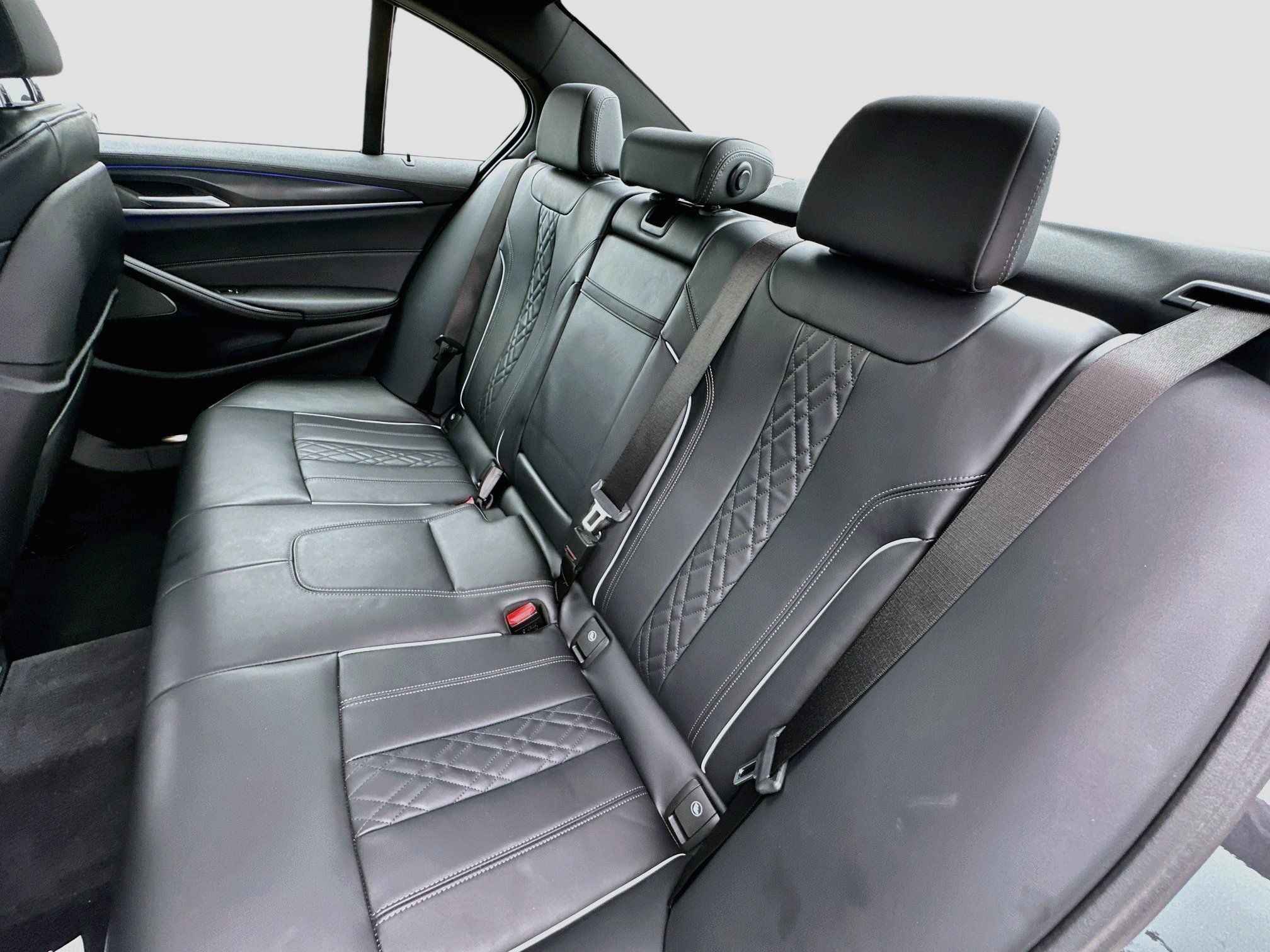 Used 2023 BMW M550i xDrive AWD/4WD image 26