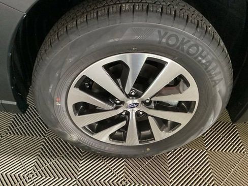 Certified 2025 Subaru Outback Premium image 8