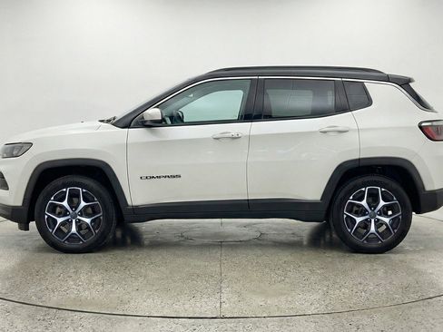 Used 2025 Jeep Compass Limited AWD/4WD image 5