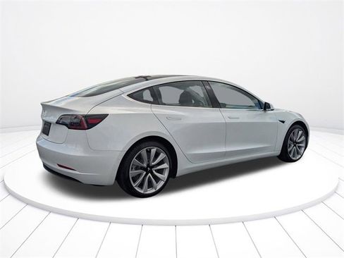 Used 2018 Tesla Model 3 Long Range image 9