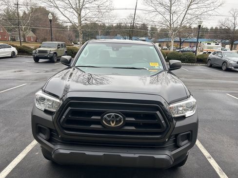 Used 2022 Toyota Tacoma SR image 5
