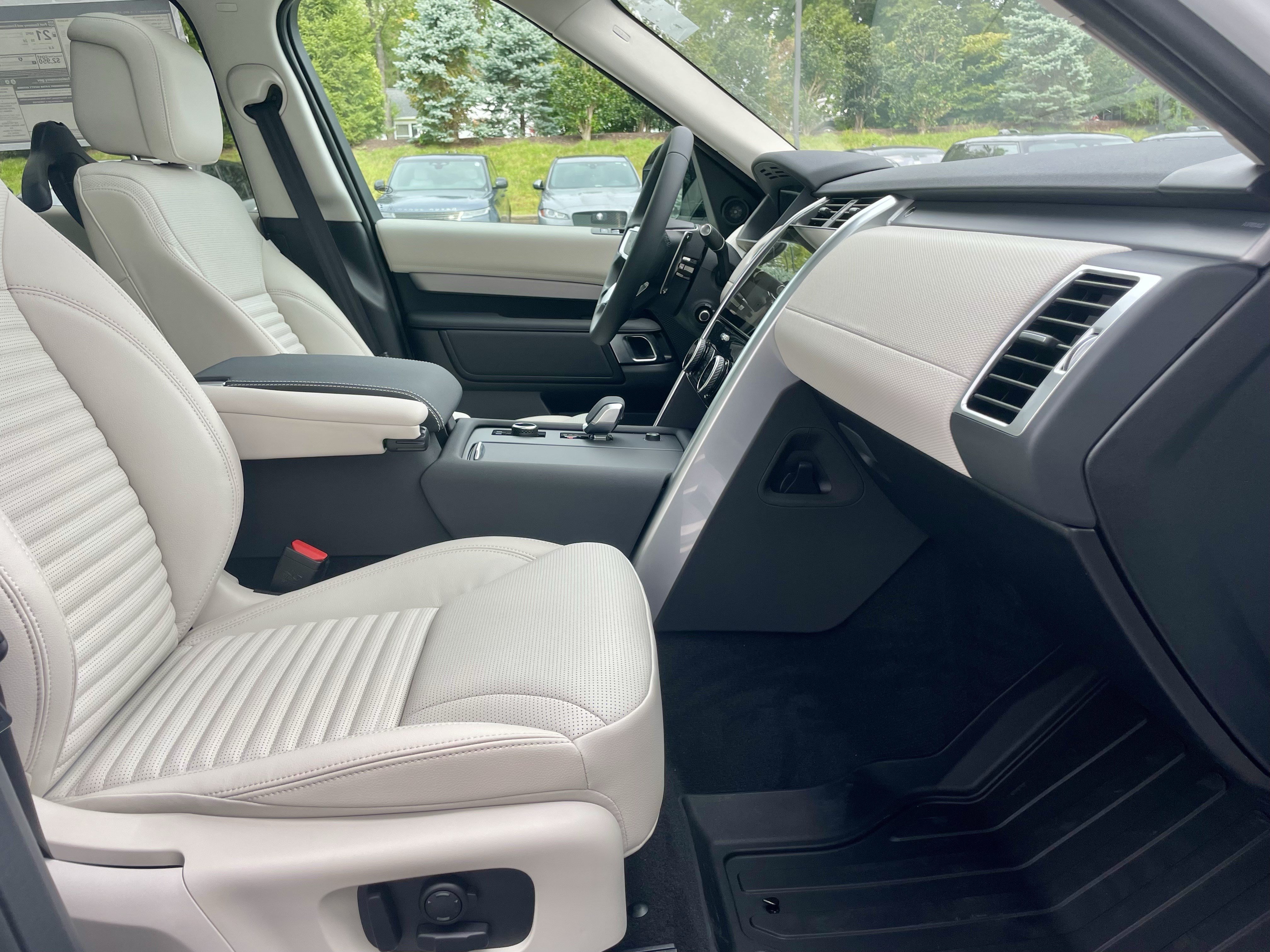New 2026 Land Rover Discovery Dynamic SE AWD/4WD image 15