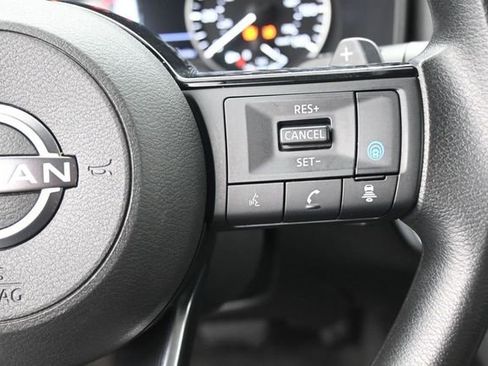 Used 2023 Nissan Rogue SV AWD/4WD image 28