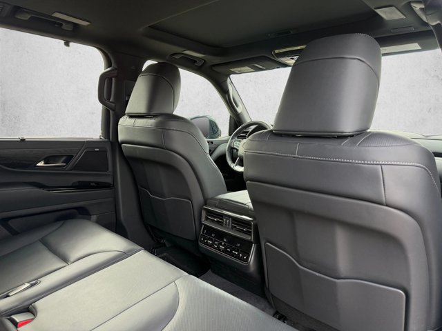 Used 2026 Lexus LX 600 4WD w/ Appearance Package image 20