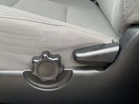 Used 2018 Toyota Tacoma SR5 RWD image 26