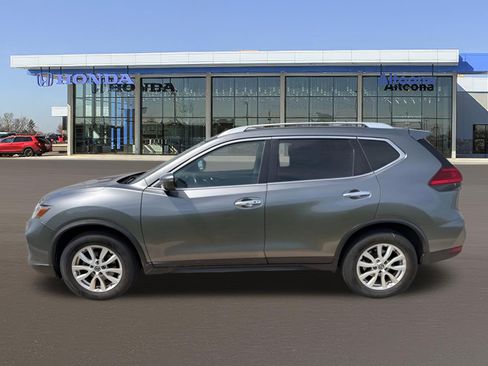 Used 2017 Nissan Rogue SV AWD/4WD image 1