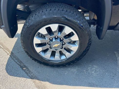 Used 2022 Chevrolet Silverado 2500 Custom w/ Custom Value Package AWD/4WD image 32
