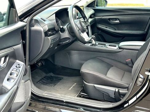Used 2023 Nissan Sentra SV image 10