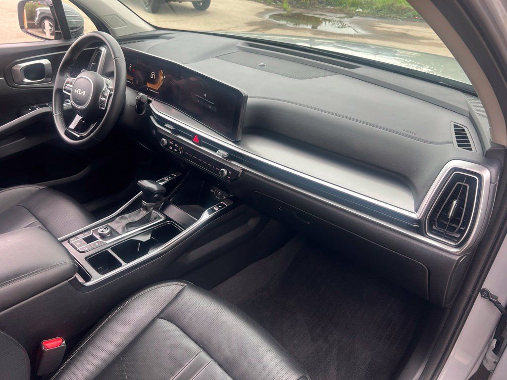 Certified 2024 Kia Sorento S w/ Panoramic Sunroof Package FWD image 20