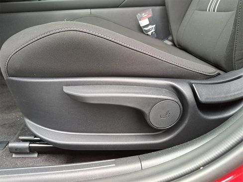 New 2024 Hyundai Elantra SEL w/ Convenience Package image 15