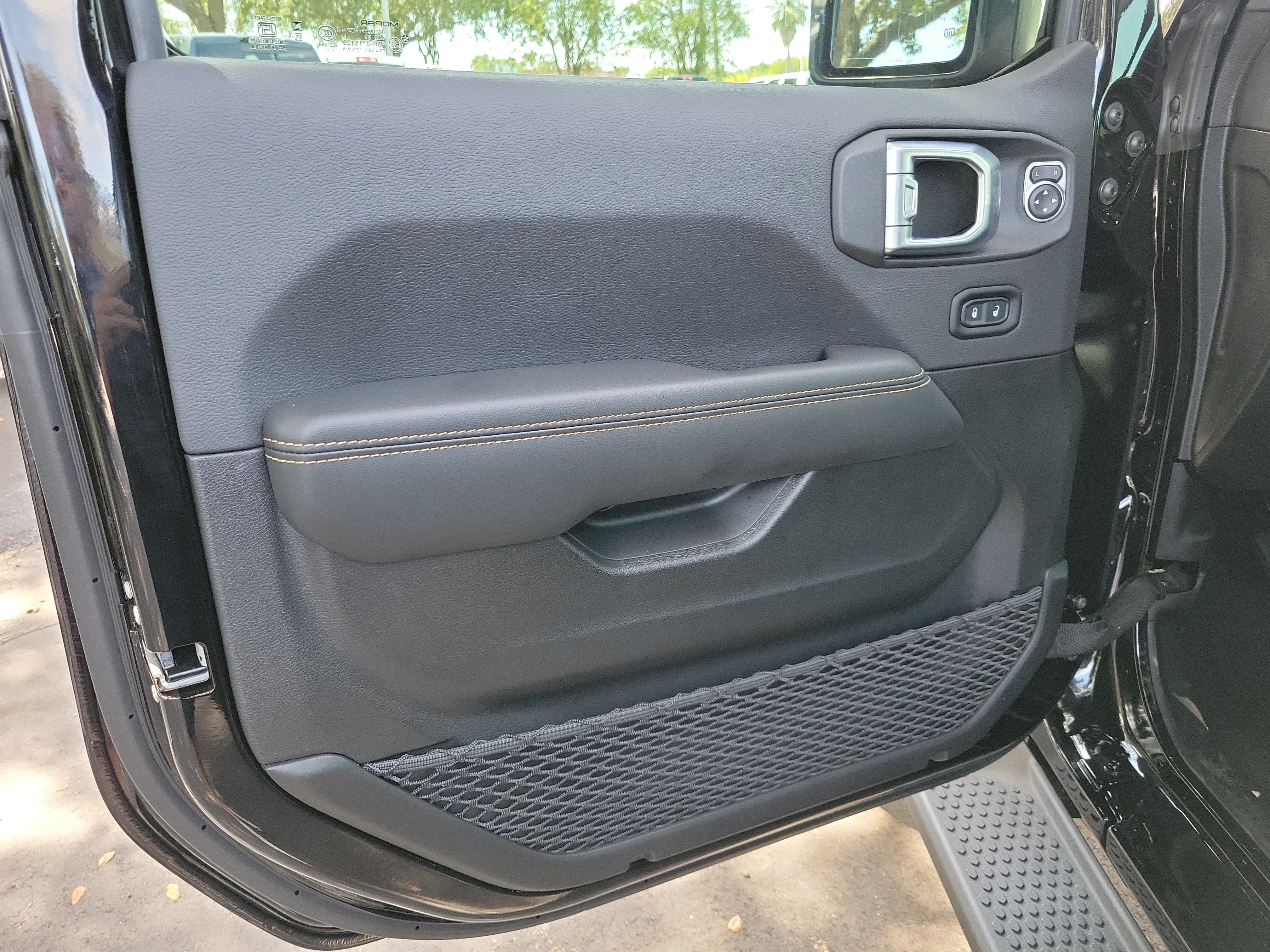 New 2027 Jeep Wrangler Unlimited Sahara AWD/4WD image 11