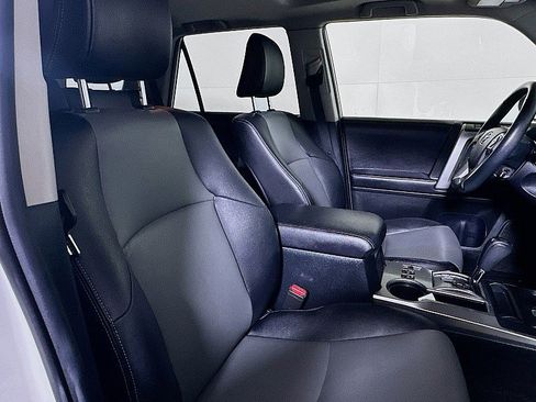 Used 2017 Toyota 4Runner SR5 Premium image 28