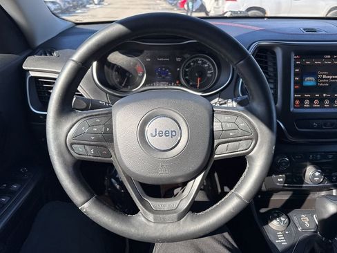 Used 2019 Jeep Cherokee Trailhawk w/ Cold Weather Group image 22
