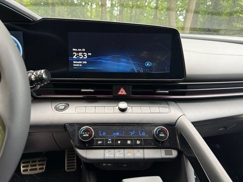 Certified 2025 Hyundai Elantra SEL FWD image 22