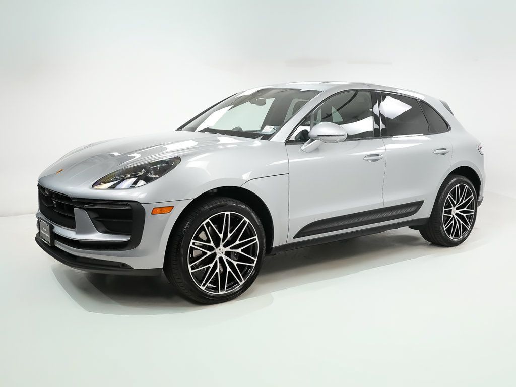 Certified 2026 Porsche Macan AWD/4WD image 1