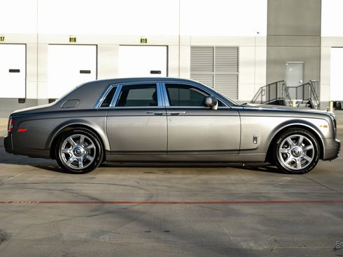 Used 2014 Rolls-Royce Phantom Sedan image 15