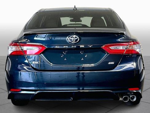 Used 2020 Toyota Camry SE image 5