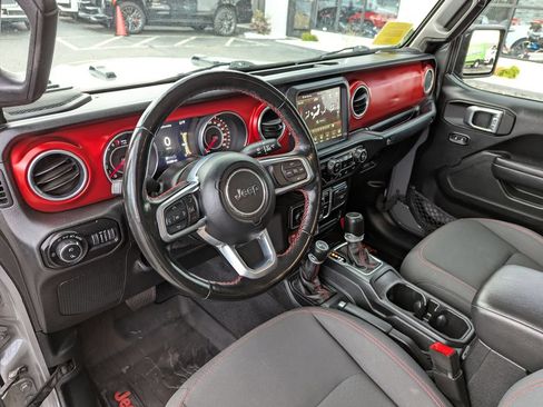 Used 2020 Jeep Gladiator Rubicon w/ Dual Top Group AWD/4WD image 13