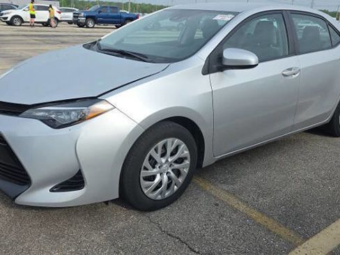Used 2018 Toyota Corolla LE w/ Carpet Mat Package (TMS) FWD image 1