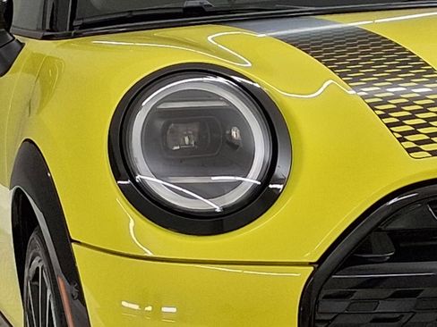 Certified 2025 MINI Cooper S image 9