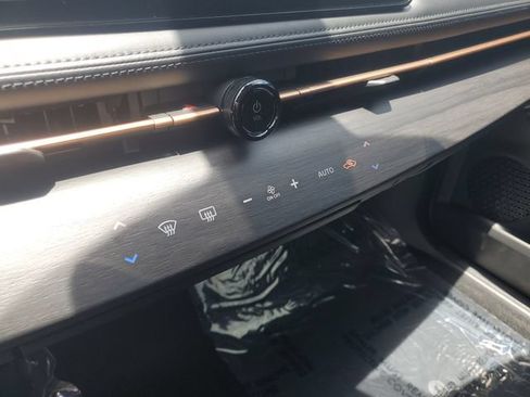 Used 2023 Nissan Ariya FWD image 24
