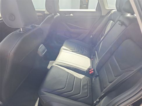 Used 2020 Volkswagen Jetta SEL Premium image 21