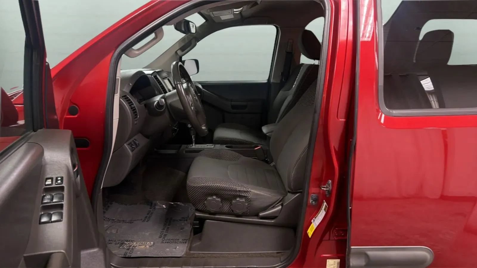 Used 2015 Nissan Xterra PRO-4X w/ Nevada Tow Package AWD/4WD image 20