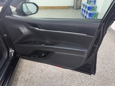 Used 2020 Toyota Camry LE w/ Convenience Package image 21