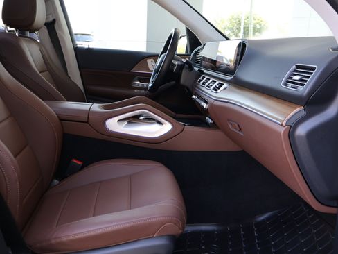 Used 2025 Mercedes-Benz GLE 350 4MATIC image 29