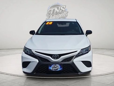 Used 2020 Toyota Camry SE FWD image 8