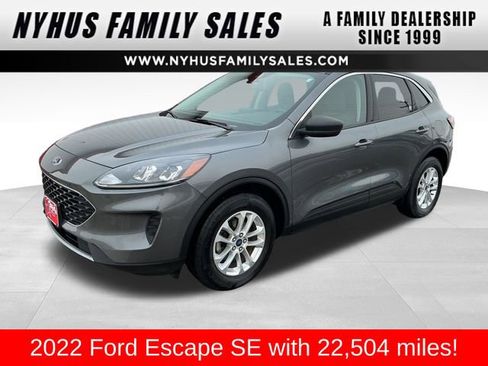 Used 2022 Ford Escape SE image 1