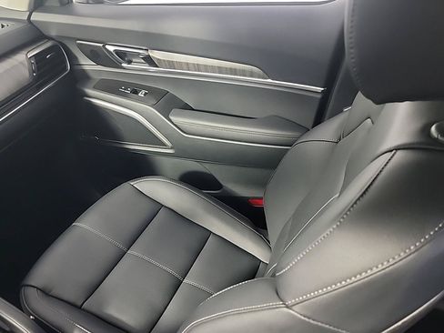 Certified 2025 Kia Telluride EX w/ EX Captain's Chair Package AWD/4WD image 23