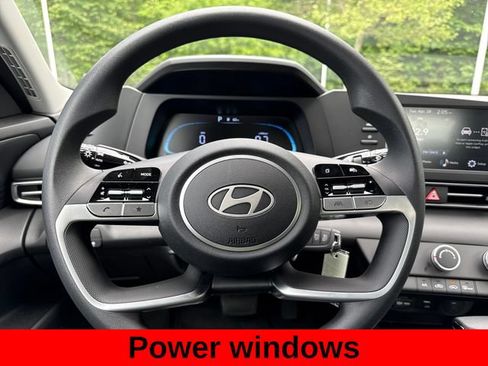 Used 2026 Hyundai Elantra SE FWD image 14