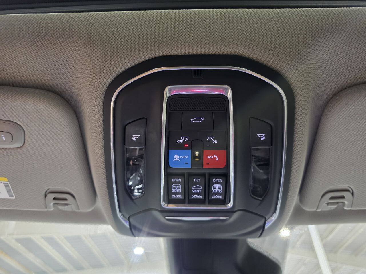 Used 2022 Jeep Wagoneer Series III w/ Premium Group I AWD/4WD image 47
