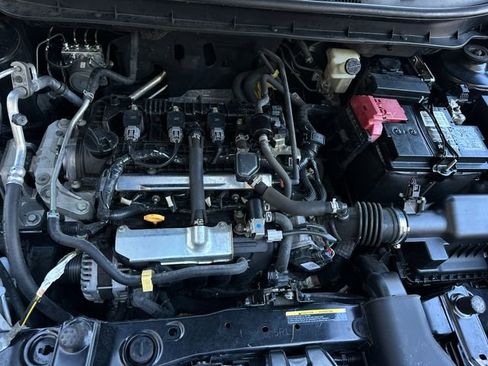 Used 2020 Nissan Kicks S image 32